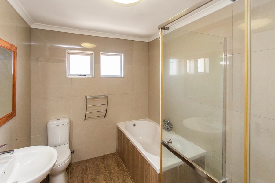 6 Bedroom Property for Sale in Vredekloof Heights Western Cape